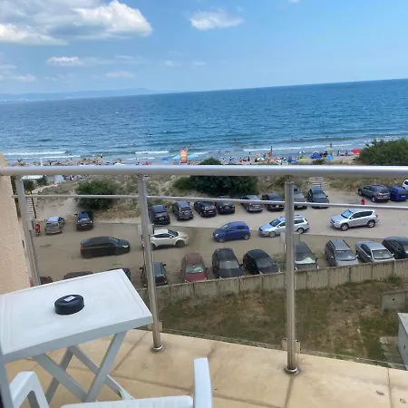 Appartement Golden Sea View 1 *