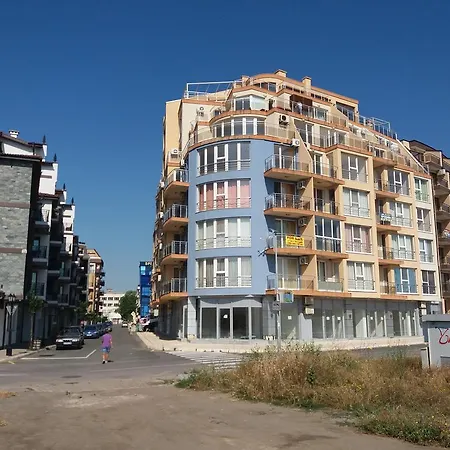 Golden Sea View 1 Апартаменты *