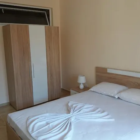 Appartement Golden Sea View 1 *