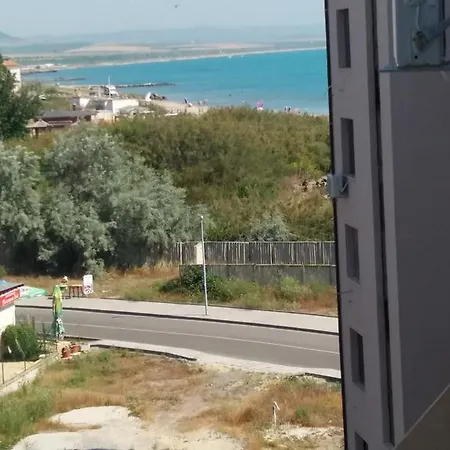 Appartement Golden Sea View 1 *