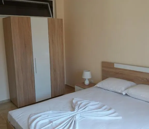 Апартамент Golden Sea View 1 *