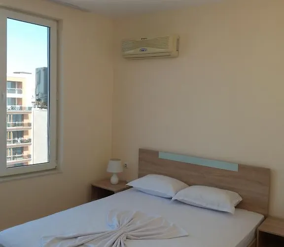 Golden Sea View 1 Апартамент *